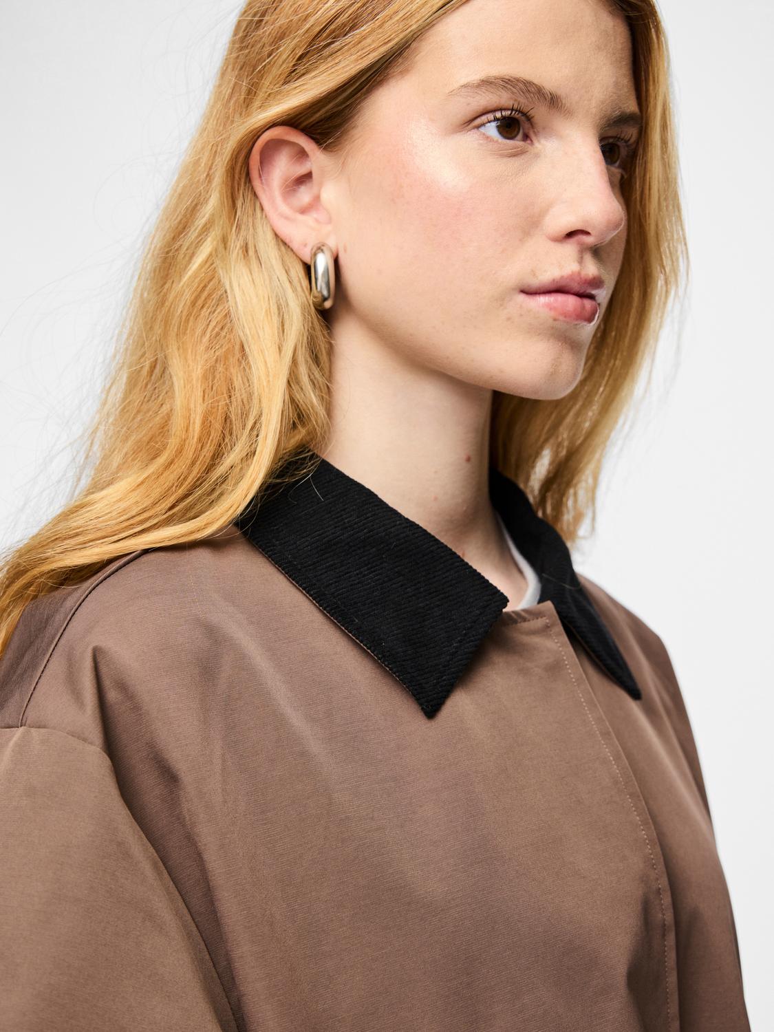 model_shot-detail